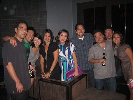 Cheers! Kampai! Yum Bui! Salut!